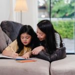 Latih Anak Perempuan Tangguh dan Berdaya, Ini 8 Caranya